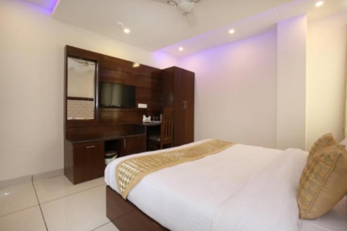 Hotel Silver Palm Zirakpur Dış mekan fotoğraf